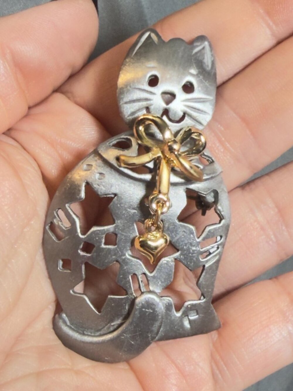 ULTRACRAFT Vintage Cat Brooch Upcycled Heart Charm Gold Bow 2.75"